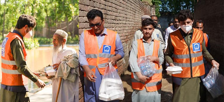 Alkhidmat Volunteers Distributed cooked food to flood-affected families in Charsadda